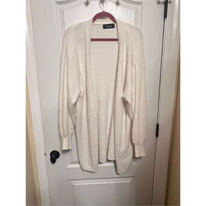 New Fab’rik soft white cardigan long with pockets Sweater